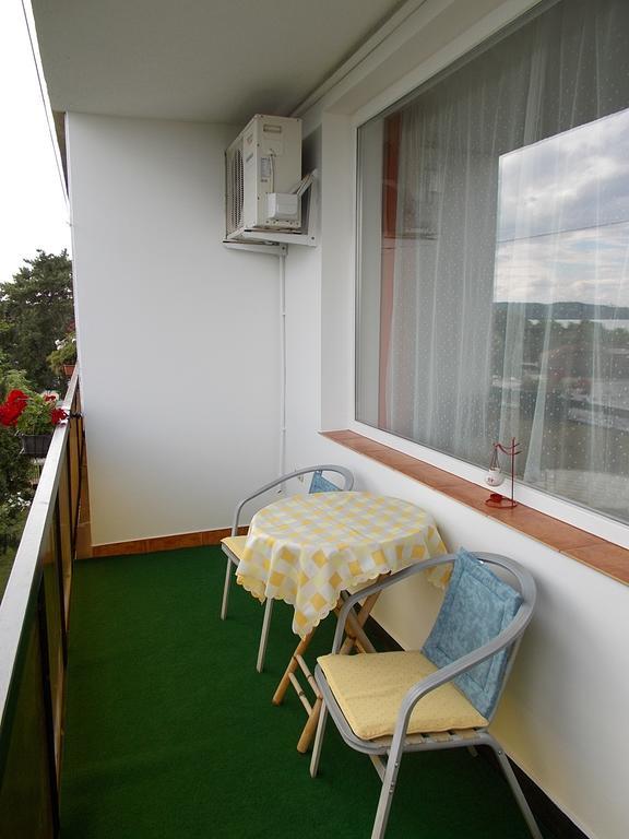 Liliom Apartments Balatonfuered 객실 사진